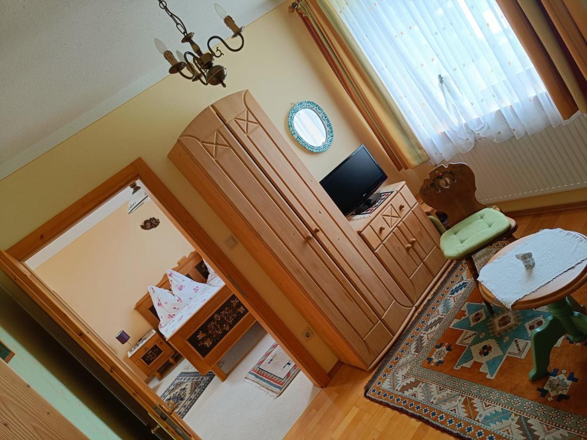 Haus Sundl - Privatzimmer Emmersdorf an der Donau Exterior foto