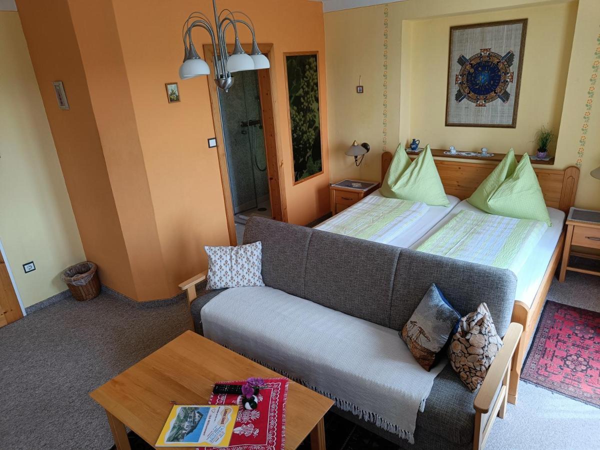 Haus Sundl - Privatzimmer Emmersdorf an der Donau Exterior foto